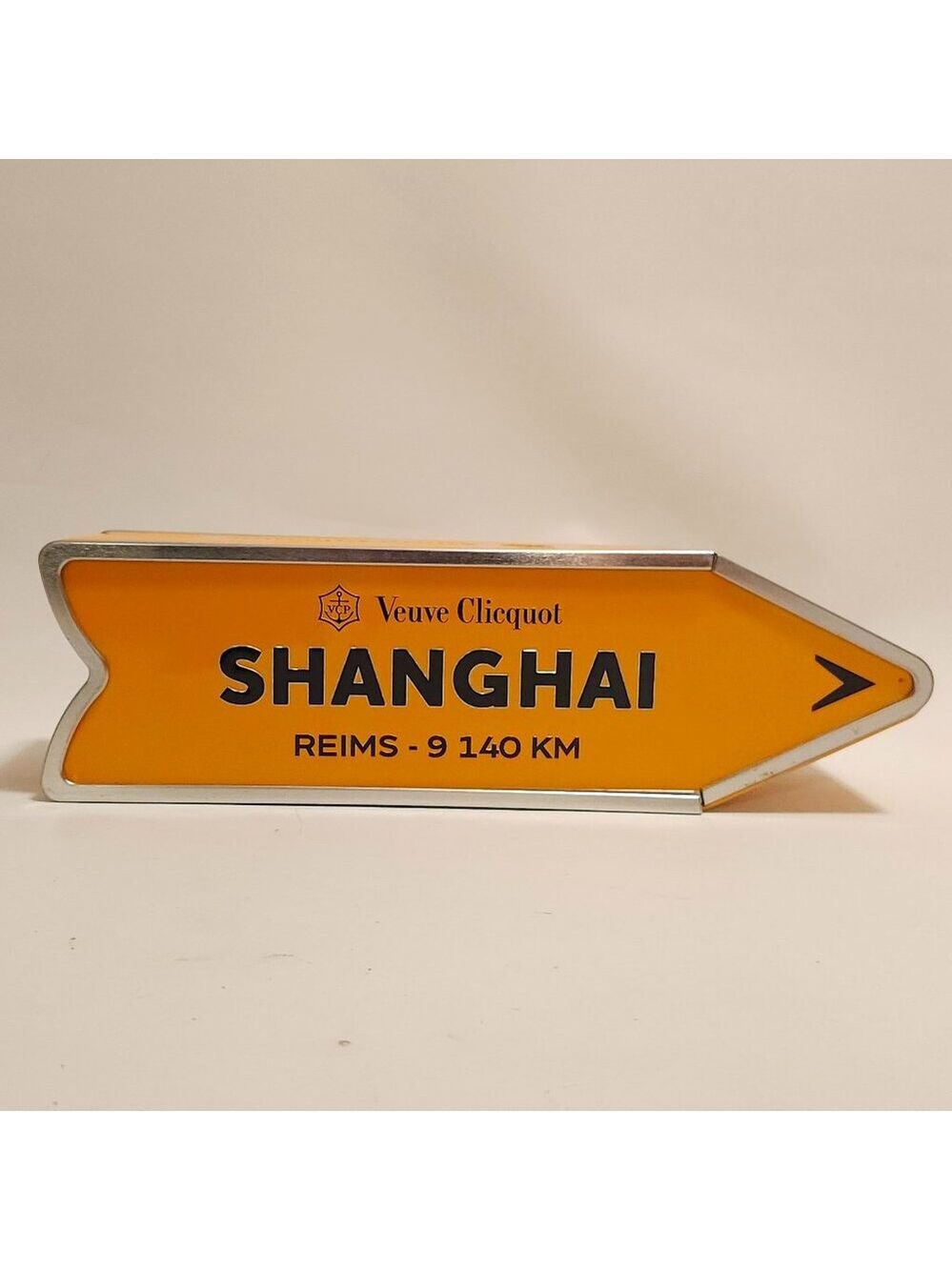 VEUVE CLICQUOT SHANGHAI Destination Arrow Tin Champagne Tin